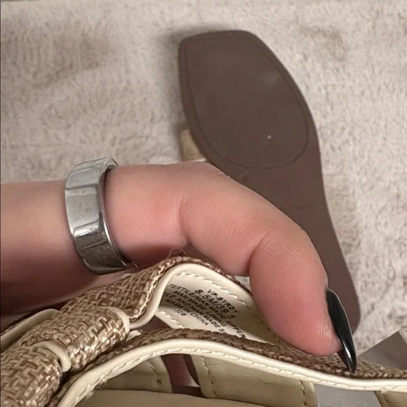 NWT Vince Camuto sandals - Picture 6 of 6